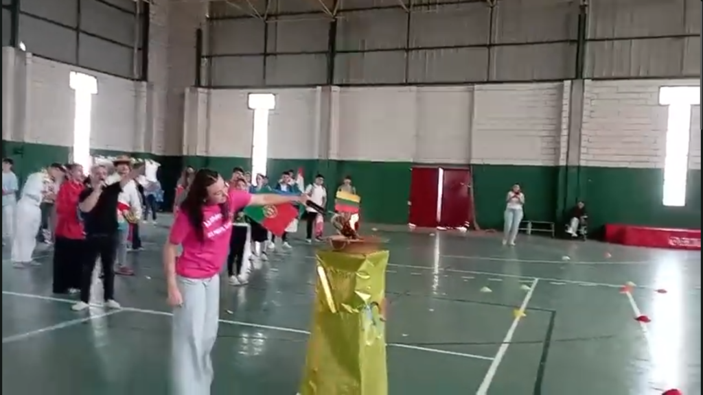 La antorcha olímpica llega al pabellón de Azuaga